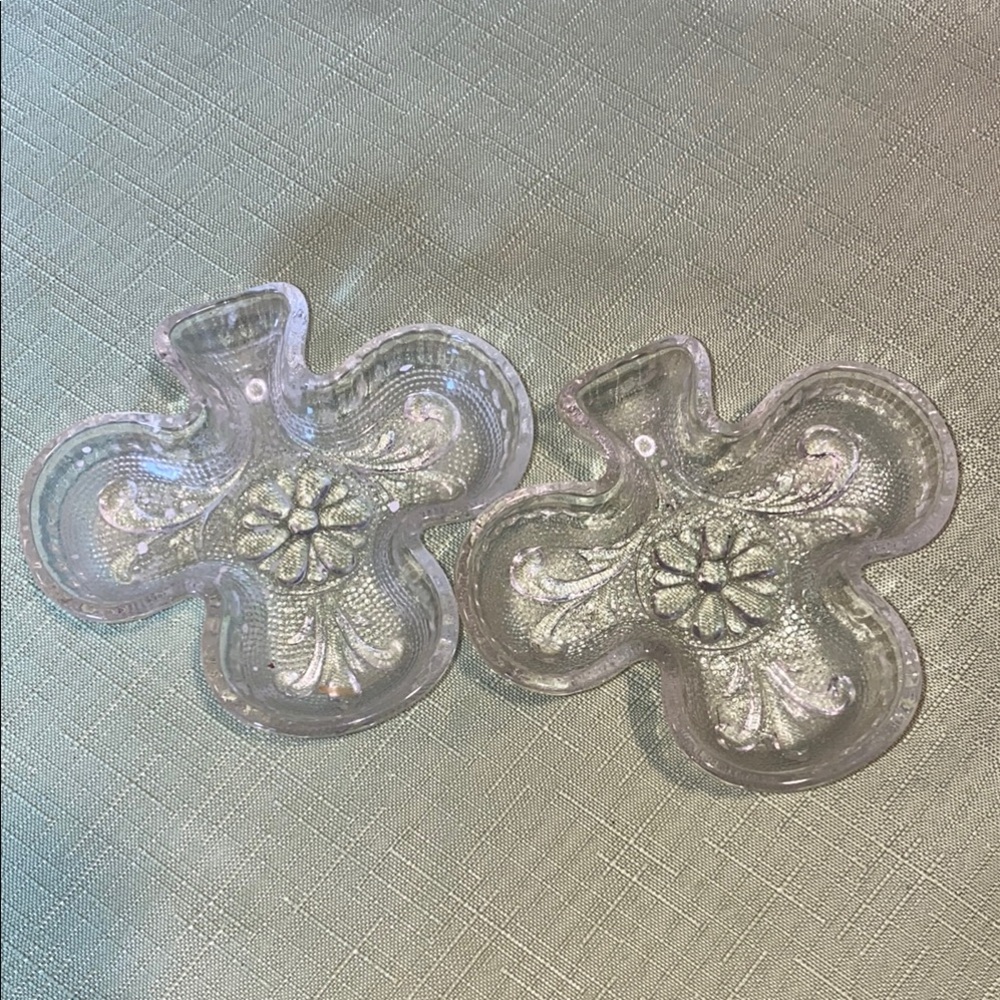 Elegant Clear Glass Clover Dishes
